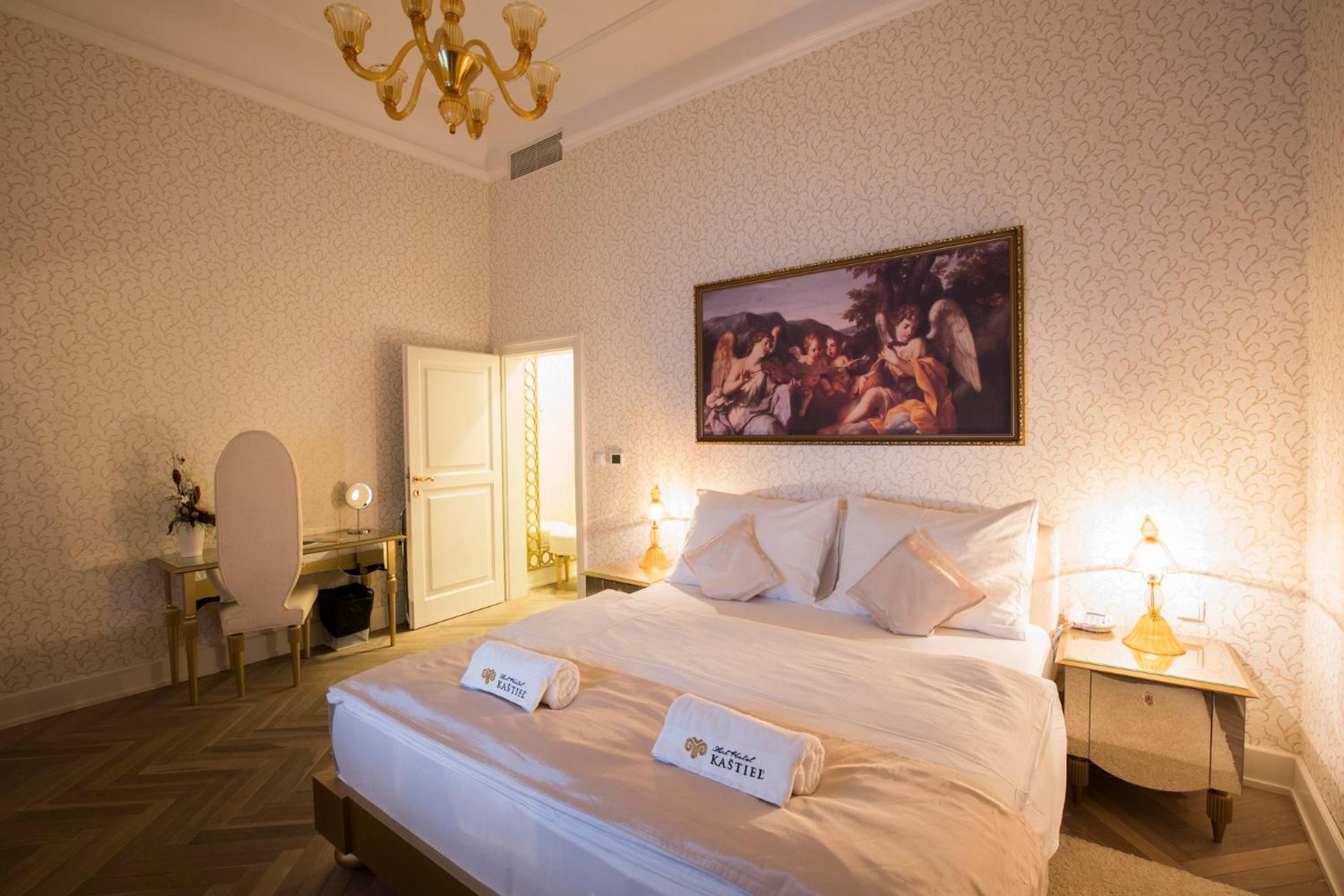 Art Hotel Kastiel Tomášov Exteriör bild